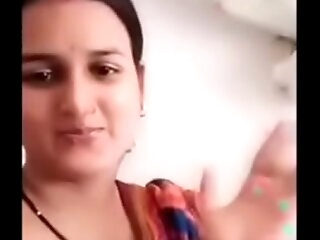 Sexy Indian bhabhi shows her boobs